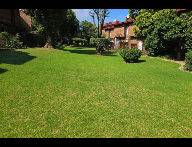 2 BEDROOM TOWNHOUSE FOR SALE IN THE HILL